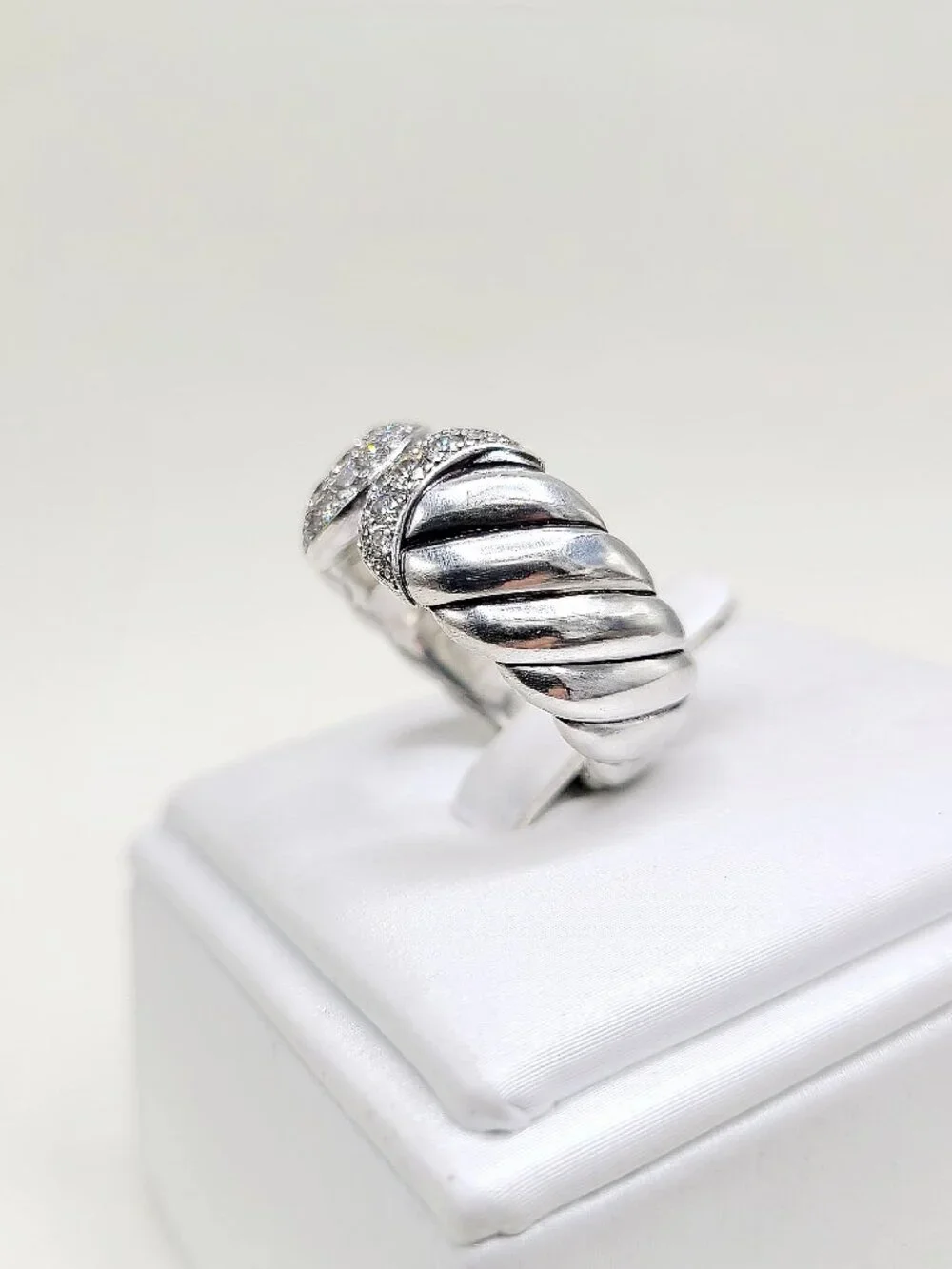 David Yurman Sculpted Cable Ring w/ Pavé White Diamonds - 10mm - Size 7.5
